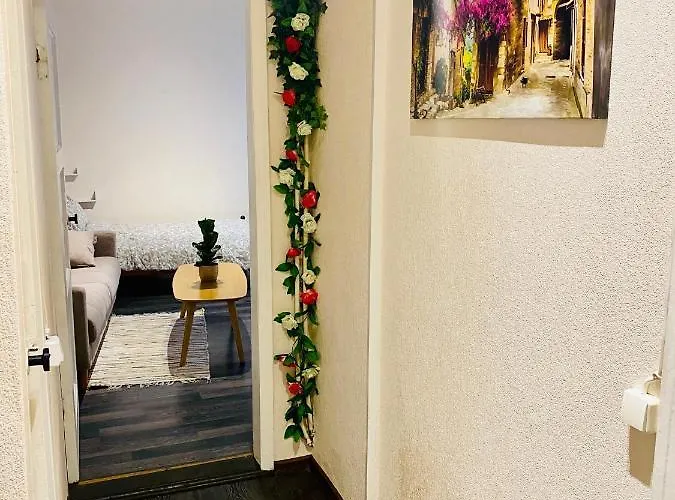 1 Bedroom Near Kadriorg Swan Pond דירה *