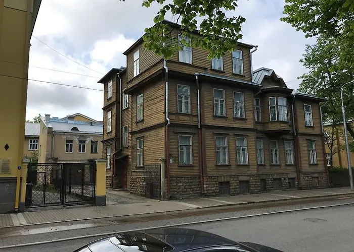 דירה 1 Bedroom Near Kadriorg Swan Pond