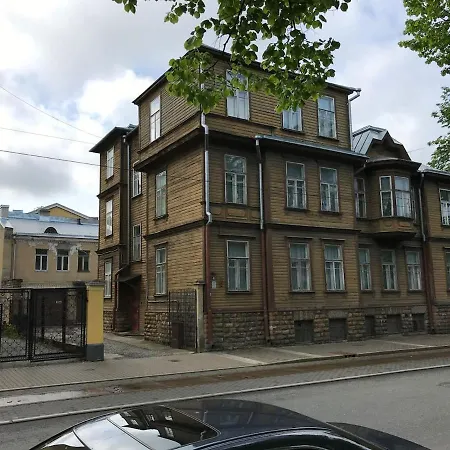 公寓 1 Bedroom Near Kadriorg Swan Pond