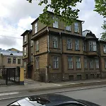דירה 1 Bedroom Near Kadriorg Swan Pond